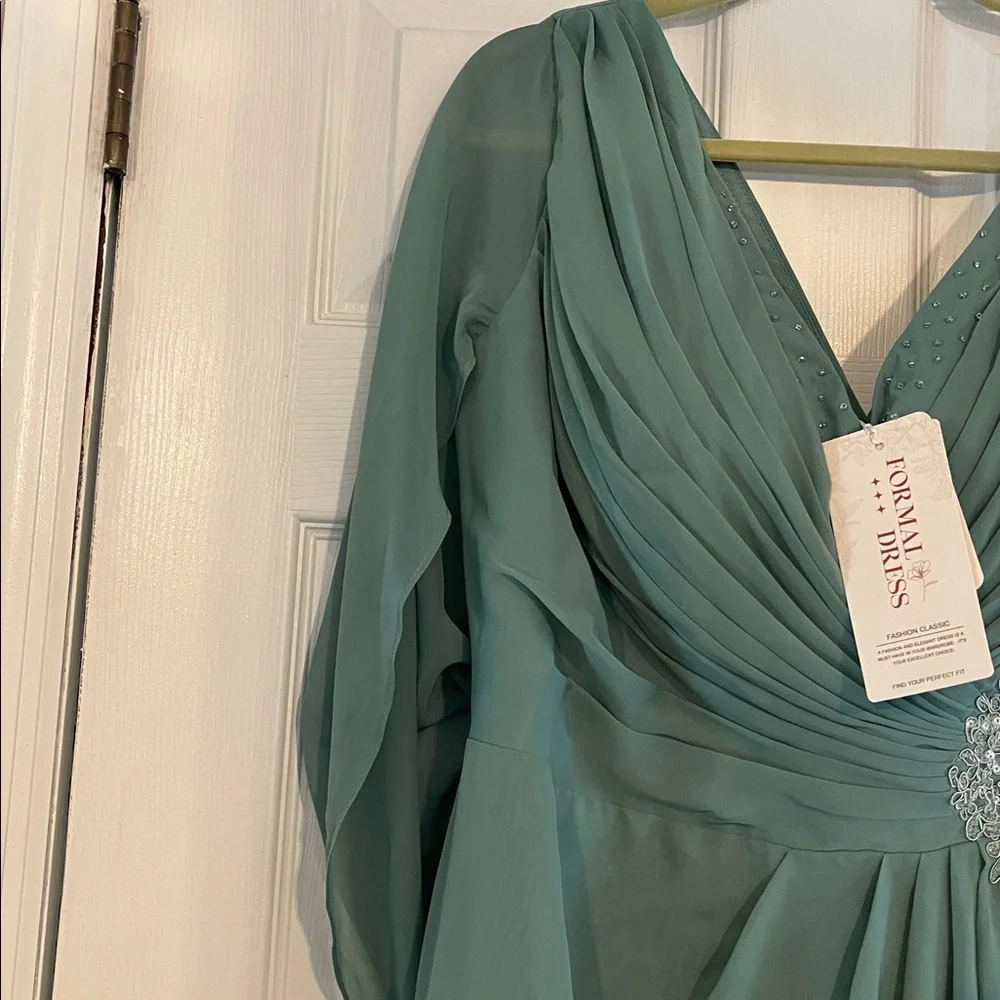 Formal Long Gown - Picture 6 of 15